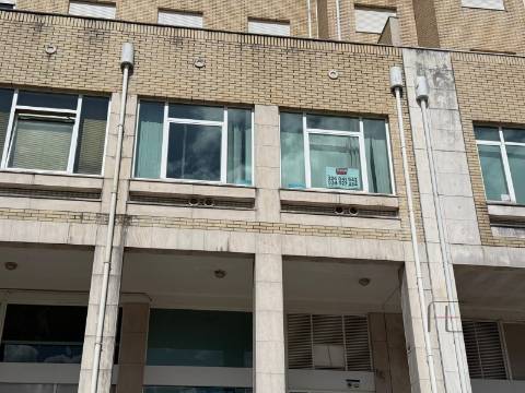 Escritório  Arrendamento em Águas Santas,Maia