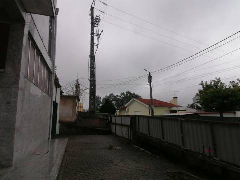 Armazém  Venda em Raimonda,Paços de Ferreira