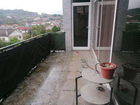 Armazém  Venda em Raimonda,Paços de Ferreira