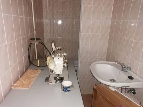 Armazém  Venda em Raimonda,Paços de Ferreira