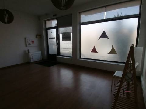 Loja  Venda em Baguim do Monte (Rio Tinto),Gondomar