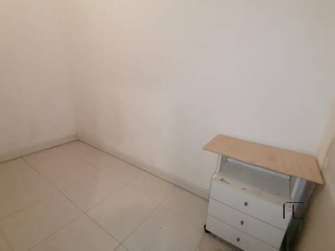 Loja  Venda em Baguim do Monte (Rio Tinto),Gondomar