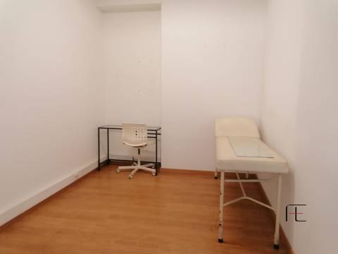 Loja  Venda em Baguim do Monte (Rio Tinto),Gondomar