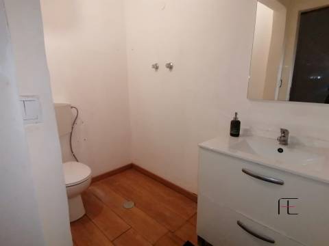 Loja  Venda em Baguim do Monte (Rio Tinto),Gondomar