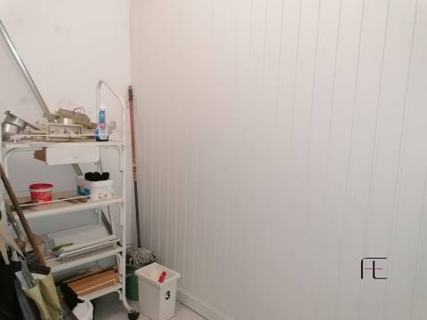 Loja  Venda em Baguim do Monte (Rio Tinto),Gondomar