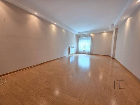 Apartamento T1 Arrendamento em Rio Tinto,Gondomar