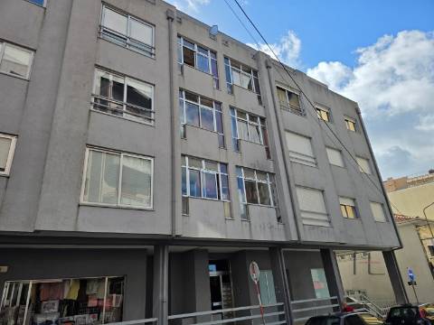 Apartamento T2 Arrendamento em Rio Tinto,Gondomar