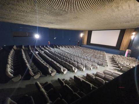 Cinema no Shopping + 7 lojas