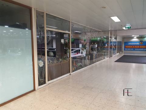 Cinema no Shopping + 7 lojas