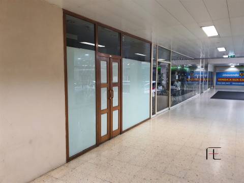 Cinema no Shopping + 7 lojas