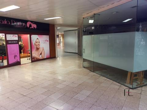 Cinema no Shopping + 7 lojas