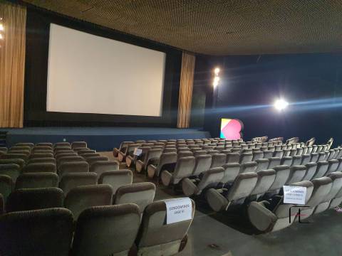 Cinema no Shopping + 7 lojas