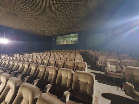 Cinema no Shopping + 7 lojas