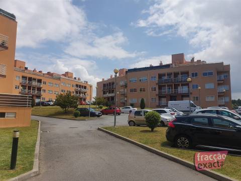 Venda T2 Canelas, varandas, lareira, equipado, suite, roupeiros, L. Garagem