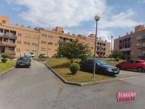 Venda T2 Canelas, varandas, lareira, equipado, suite, roupeiros, L. Garagem