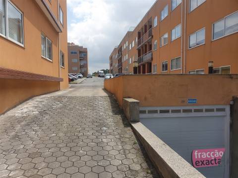 Venda T2 Canelas, varandas, lareira, equipado, suite, roupeiros, L. Garagem