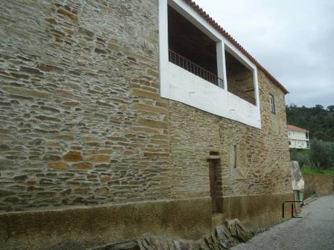 Moradia Geminada T3 Venda em Açoreira,Torre de Moncorvo