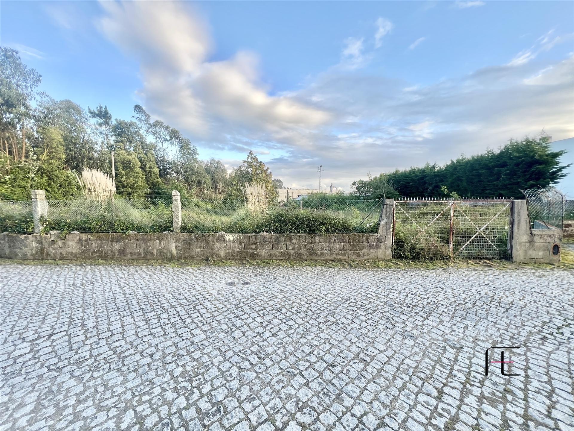 Terreno Urbano  Venda em Castêlo da Maia,Maia