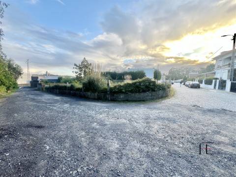 Terreno Urbano  Venda em Castêlo da Maia,Maia