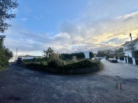 Terreno Urbano  Venda em Castêlo da Maia,Maia