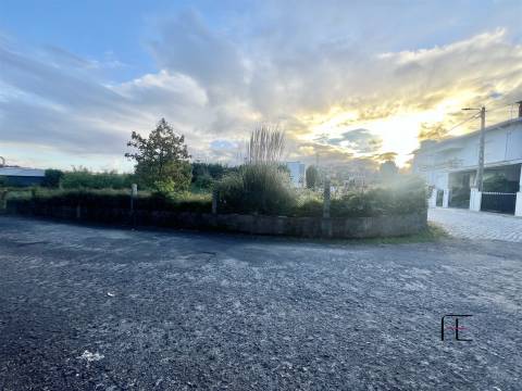 Terreno Urbano  Venda em Castêlo da Maia,Maia