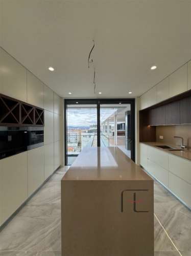 Apartamento T4 Venda em Mafamude e Vilar do Paraíso,Vila Nova de Gaia