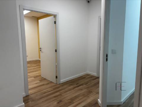 Loja  Arrendamento em Mafamude e Vilar do Paraíso,Vila Nova de Gaia