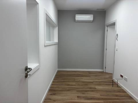 Loja  Arrendamento em Mafamude e Vilar do Paraíso,Vila Nova de Gaia