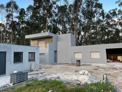 Moradia de Luxo T3 c/ Piscina | Sadim