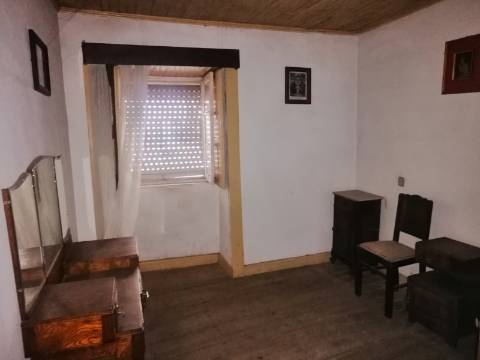 Moradia T3 Venda em Mogadouro, Valverde, Vale de Porco e Vilar de Rei,Mogadouro