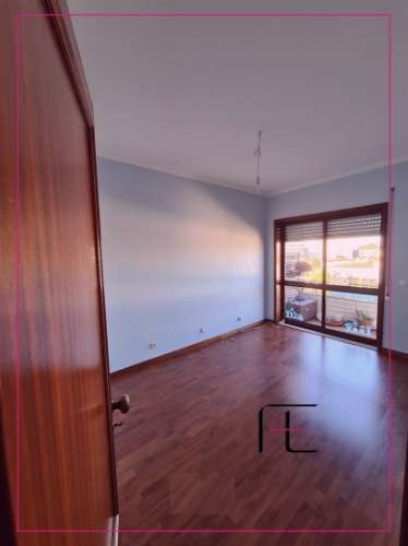 Apartamento T4 DUPLEX Venda em Moreira,Maia