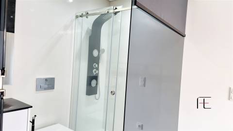 T3 Novo com 2 Suites, Varanda e Aparcamento Privado – Excelente Localização