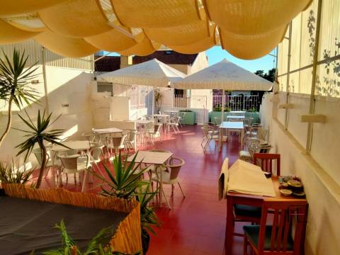 Investimento em Restaurante/Bar Moderno com Renda Vitalícia – Zona em Expansão