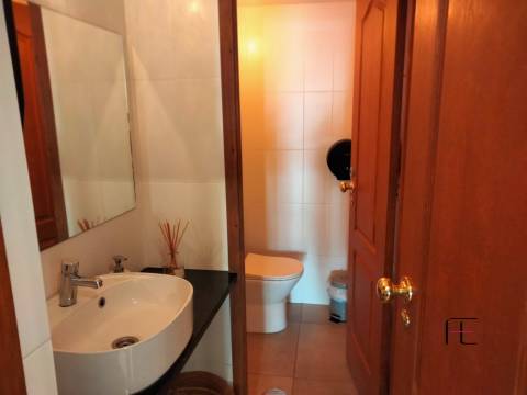 Investimento em Restaurante/Bar Moderno com Renda Vitalícia – Zona em Expansão