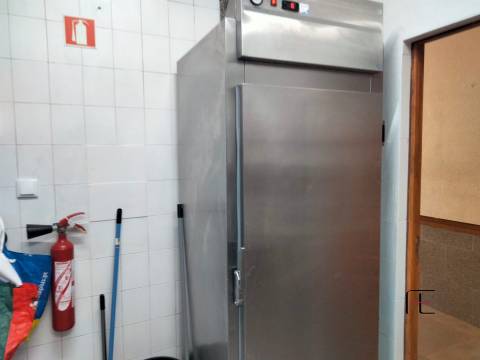 Investimento em Restaurante/Bar Moderno com Renda Vitalícia – Zona em Expansão