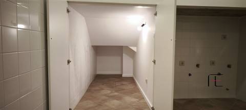 Moradia V2 Renovada com Jardim e Garagem Fechada em Coimbrões – Vila Nova de Gaia