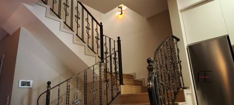 Moradia V2 Renovada com Jardim e Garagem Fechada em Coimbrões – Vila Nova de Gaia