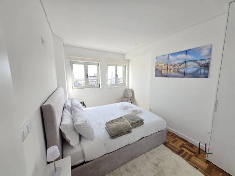 Apartamento T4 Venda em Cedofeita, Santo Ildefonso, Sé, Miragaia, São Nicolau e Vitória,Porto