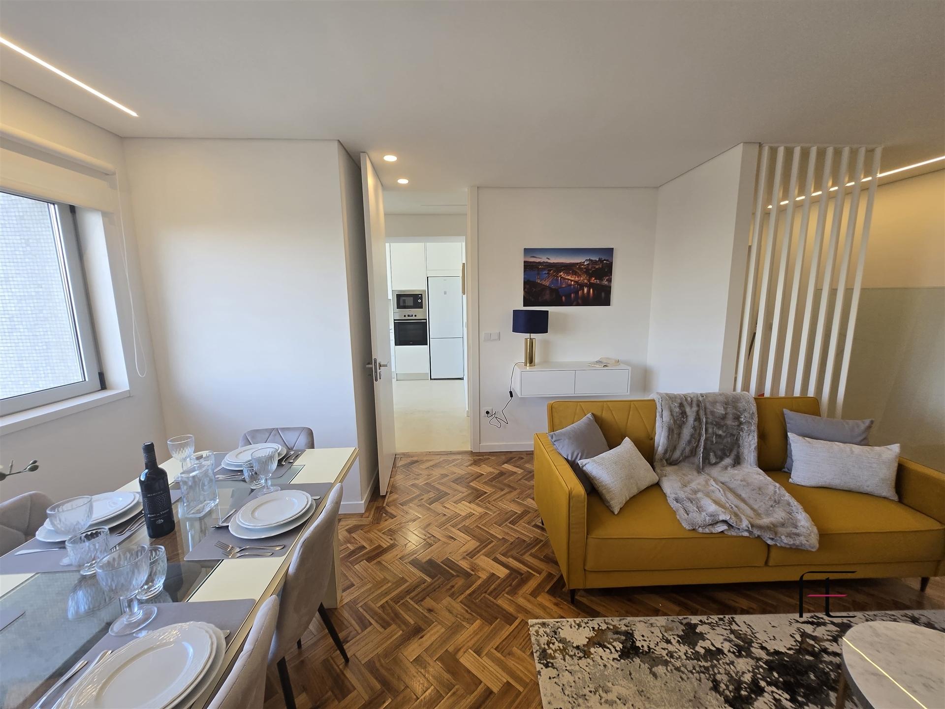 Apartamento T4 Venda em Cedofeita, Santo Ildefonso, Sé, Miragaia, São Nicolau e Vitória,Porto