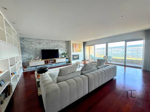 Apartamento T4 Venda em Matosinhos e Leça da Palmeira,Matosinhos