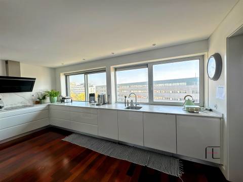 Apartamento T4 Venda em Matosinhos e Leça da Palmeira,Matosinhos