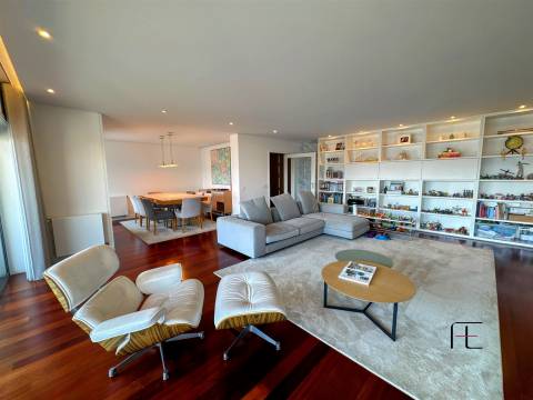 Apartamento T4 Venda em Matosinhos e Leça da Palmeira,Matosinhos