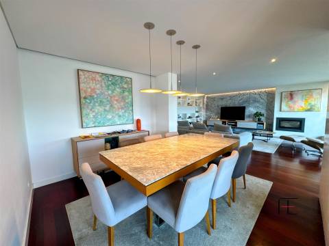 Apartamento T4 Venda em Matosinhos e Leça da Palmeira,Matosinhos