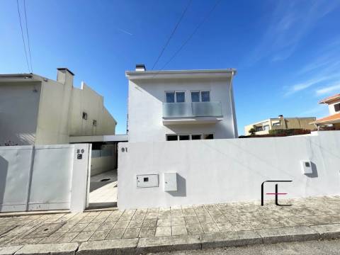 Moradia Geminada T4 Venda em Perafita, Lavra e Santa Cruz do Bispo,Matosinhos