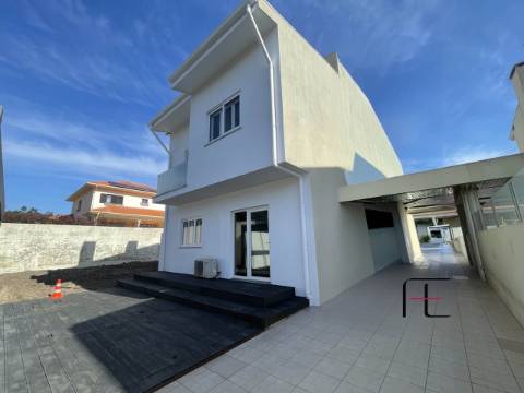 Moradia Geminada T4 Venda em Perafita, Lavra e Santa Cruz do Bispo,Matosinhos