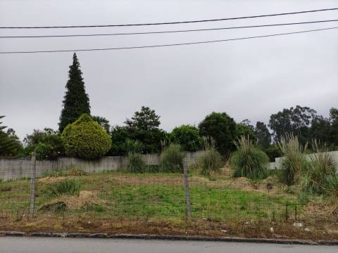 Terreno em Paços de Brandão