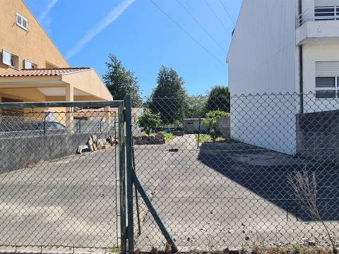 Lote Terreno com 400m2 em Pedroso, Vila Nova de Gaia
