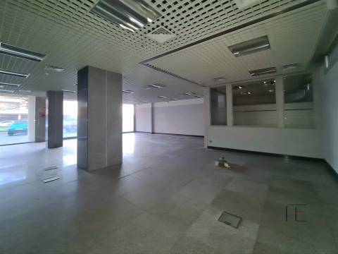 Cortegaça, Ovar: Duas Lojas Interligadas