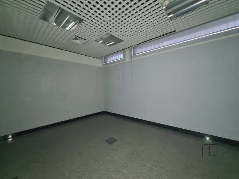 Cortegaça, Ovar: Duas Lojas Interligadas