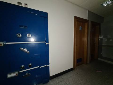 Cortegaça, Ovar: Duas Lojas Interligadas